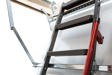 Купить Металлическая чердачная лестница для высоких потолков FAKRO LMP 86х144х366см - изображение 4